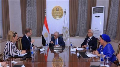 وزير التعليم يلتقي السفير البريطاني بالقاهرة لمناقشة التعاون المشترك في تطوير التعليم 
