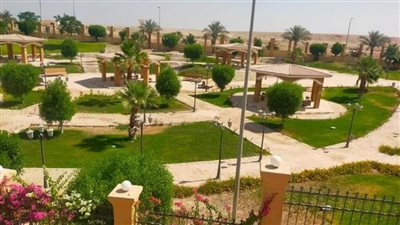 وزير الإسكان يتابع المشروعات الجارية بقطاعي المرافق والخدمات بمدينة طيبة الجديدة (صور)
