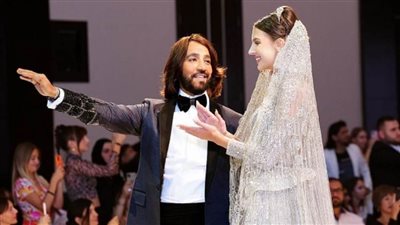 بالصور.. هاني البحيري يتألق بعرض أزياء في 