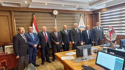 اللجنة المُختصة بترشيح رؤساء الجامعات تواصل أعمالها بمقابلة المُرشحين لرئاسة جامعتي المنصورة وأسيوط (صور)