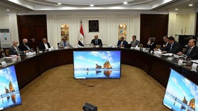وزير الإسكان يلتقي شركات المقاولات العاملة بمشروعات العاصمة الإدارية الجديدة لمتابعة الموقف التنفيذي للمشروعات (صور)