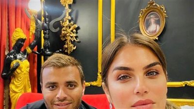 بهذه الكلمات.. رامى صبرى يتغزل فى زوجته بعيد ميلادها