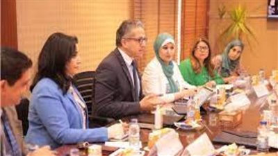 وزير السياحة والآثار يواصل مناقشة الاستعدادات السياحية لمؤتمر COP 27