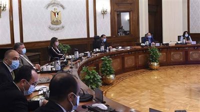 رئيس الوزراء يعقد اجتماعا لاستعراض التصور المحدث للبرنامج المتكامل للطروحات الحكومية