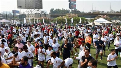 وزير الرياضة ورئيس هيئة الرقابة المالية يقودان الماراثون الأخضر بمركز التنمية الشبابية بالجزيرة (صور)