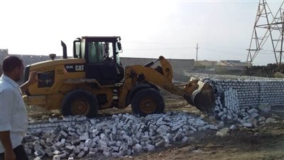 إزالة مبني علي مساحة٥٠٠متر في منطقة مصرف ام الريش علي طريق بورسعيد إسماعيلية