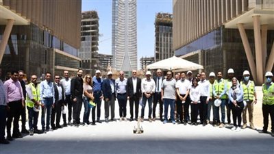 وزير الإسكان يتفقد منطقة الأعمال المركزية بالعاصمة الإدارية الجديدة (صور)