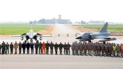 مصر وأمريكا تنفذان تدريبا مشتركا بإحدى القواعد الجوية