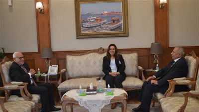 محافظ بورسعيد يستقبل محافظ دمياط ورئيس الاكاديمية البحرية