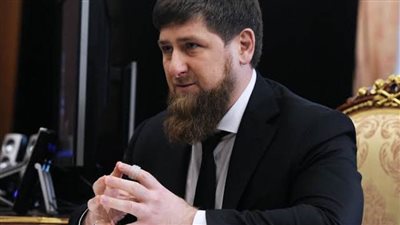 رئيس الشيشان ينصح زيلينسكي بالهروب