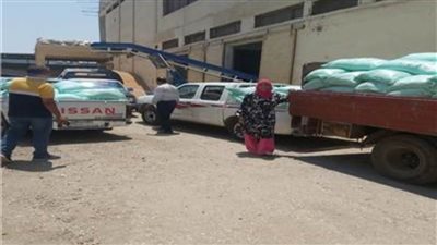 «التموين» تتحفظ على 7.3 طن دقيق وسجائر بـ3.5 مليون جنيه