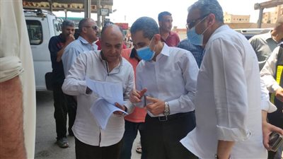محافظ الغربية يتابع مع رؤساء المدن ومديري المواقف التزام السائقين بتعريفة الركوب الجديدة