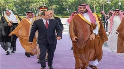 ولي العهد السعودي يستقبل الرئيس السيسي في مطار جدة