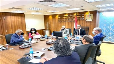 اجتماع موسع بـ«الإسكان» لاستعراض نتائج الدراسة الاقتصادية لمحطات التحلية (صور)