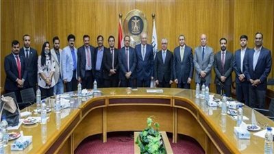 اقتصادية قناة السويس: استقطاب استثمارات هندية في قطاعات الوقود الأخضر 