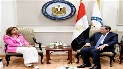 مباحثات ثنائية بين وزير البترول ومفوضة الطاقة بالاتحاد الإفريقي بشأن الرؤية الموحدة للتحول الطاقي