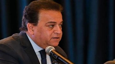 د. خالد عبد الغفار يستعرض تقريرًا عن بدء الدراسة بجامعة الزقازيق الأهلية مع بداية العام الدراسي في أكتوبر القادم 