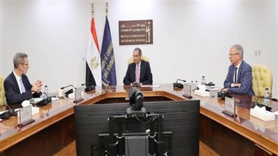 وزير الاتصالات يشهد توقيع اتفاقية تعاون بين Nokia ومصنع اEAI لإنتاج الهواتف في مصر (صور)