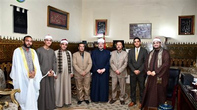 وزير الأوقاف يستقبل نخبة من كبار المبتهلين المعتمدين بالإذاعة والتليفزيون