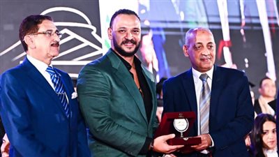 بالصور.. جامعة مصر للعلوم والتكنولوجيا تحتفل بتخرج دفعة جديدة من كلية الإدارة والاقتصاد