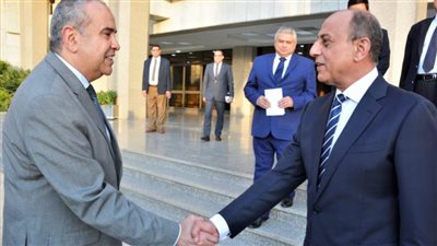 وزير الطيران الجديد يقدم الشكر لمحمد منار على جهوده في خدمة القطاع