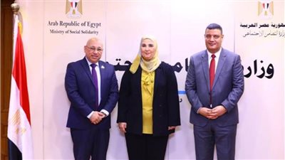 «القباج» تشهد توقيع بروتوكول إقامة مشروعات ووحدات إنتاجية بشمال سيناء 