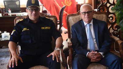 محافظ بورسعيد يستقبل مدير الحماية المدنية الجديد