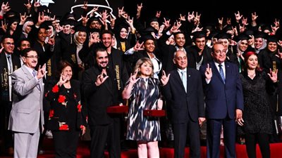  عاجل بالصور.. جامعة مصر للعلوم والتكنولوجيا تحتفل بتخرج دفعة جديدة من كلية 