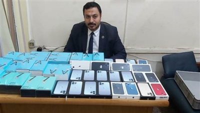 جمارك مطار القاهرة تضبط محاولة تهريب هواتف محمولة مع راكب