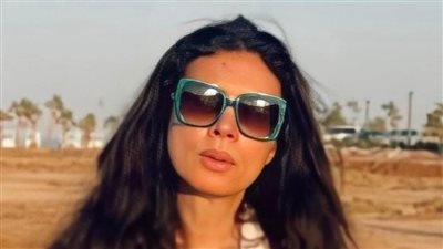  دينا تتألق في أحدث ظهور بإطلالة جريئة