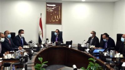 رئيس الوزراء يتابع الموقف التنفيذى لمشروع تجميع وتصنيع مشتقات البلازما