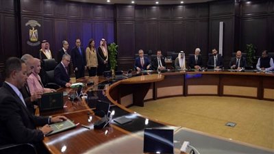 رئيس الوزراء يشهد توقيع 7 مذكرات تفاهم لتنفيذ مشروعات إنتاج الهيدروجين الأخضر في العين السخنة (صور)