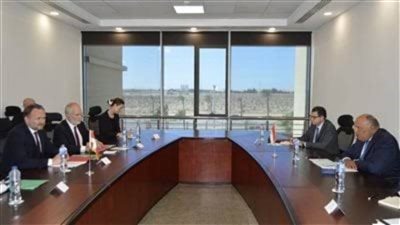 شكري يستقبل وزير المناخ الدانماركي ويبحث استعدادات مصر لمؤتمر cop27