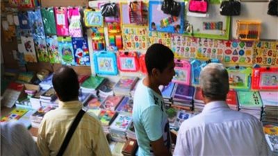 شعبة الأدوات المكتبية: تخفيضات «أهلًا مدارس» تصل لـ 30% | فيديو 