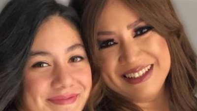 انتصار تحتفل بفوز ابنتها بلقب ملكة جمال مصر للمراهقات 2022