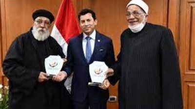 وزير الشباب يلتقي أسقف عام كنائس وسط القاهرة