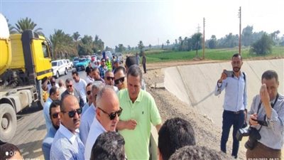 وزير الري يتفقد مشروعات الحماية من أخطار السيول في بني سويف (صور)