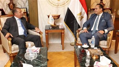 رئيس هيئة الرعاية الصحية يلتقي محافظ المنطقة الروتارية 2451 لبحث التعاون (صور)