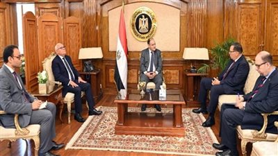 وزير التجارة يستقبل محافظي بورسعيد والشرقية لاستعراض سبل تعزيز فرص الاستثمار الصناعي المتاحة بالمحافظتين (صور)