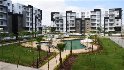 وزير الإسكان يتفقد نماذج الوحدات والفيلات في المنصورة الجديدة (صور)