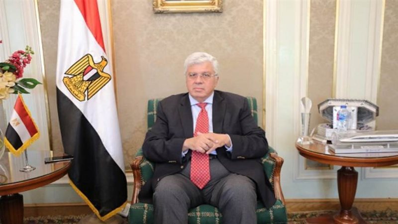 الدكتور أيمن عاشور