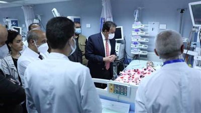 د. خالد عبد الغفار وزير الصحة يُشيد بوحدة جراحات الأطفال المبتسرين بالمعهد القومي للقلب