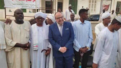 تسليم تذاكر السفر لـ36 طالباً سودانيا من الحاصلين على منح الأزهر الشريف