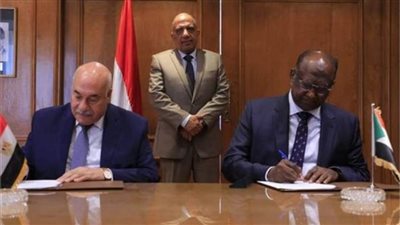 وزير قطاع الأعمال يشهد توقيع مذكرة تفاهم لتوفير مدخلات لمصانع الغزل من القطن قصير التيلة 