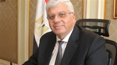 وزير التعليم العالي يُصدر قرارًا بإغلاق كيان وهمي يمنح شهادات في المجال الطبي بالقاهرة 