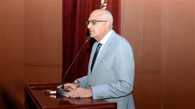 رئيس جامعة المنصورة يبحث بدء تفعيل شركة 