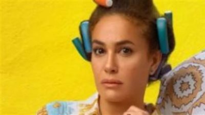 ظافر العابدين و غادة عادل وسلمى أبو ضيف يهنئون هند صبرى على 