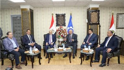 وزير التعليم ومحافظ السويس يفتتحان النموذج الأول لمدارس مصر المتميزة 