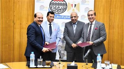 وزيرا الشباب والرياضة وقطاع الأعمال العام يشهدان توقيع بروتوكول تعاون مشترك بين الوزارتين 