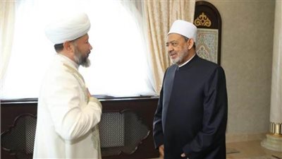 الإمام الأكبر يلتقي مفتي كازاخستان على هامش مؤتمر زعماء الأديان 